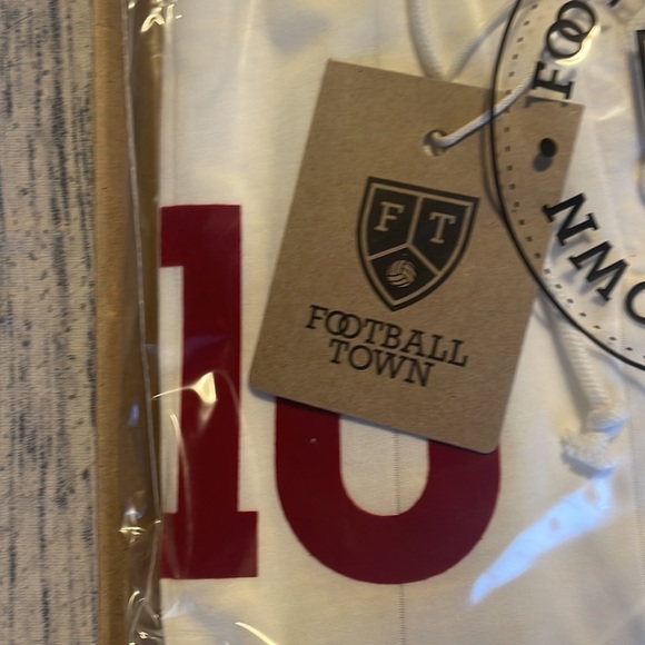 ENGLAND SHIRT FROM FOOTBALL TOWNS DESIGNER EMILO SANSOLINI MENS LARGE SLIM FIT - Picture 5 of 7